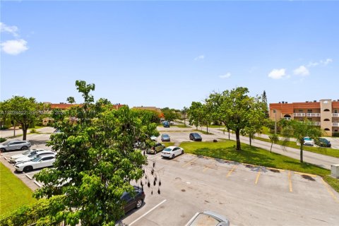 Купить кондоминиум в Санрайз, Флорида 1 спальня, 59.46м2, № 2256389 - фото 13