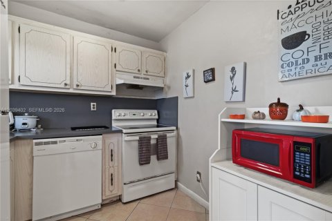 Купить кондоминиум в Санрайз, Флорида 1 спальня, 59.46м2, № 2256389 - фото 7