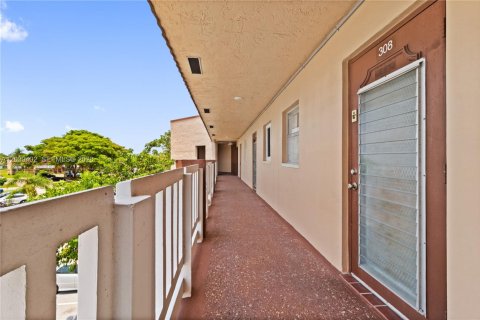 Купить кондоминиум в Санрайз, Флорида 1 спальня, 59.46м2, № 2256389 - фото 11