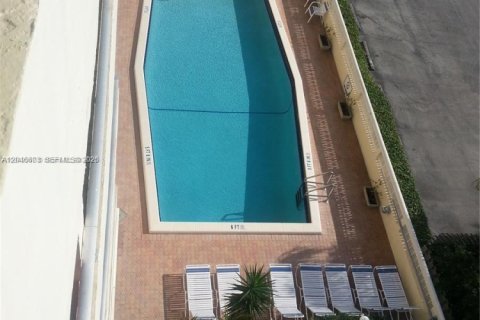 Condo in Fort Lauderdale, Florida, 2 bedrooms  № 2243121 - photo 10