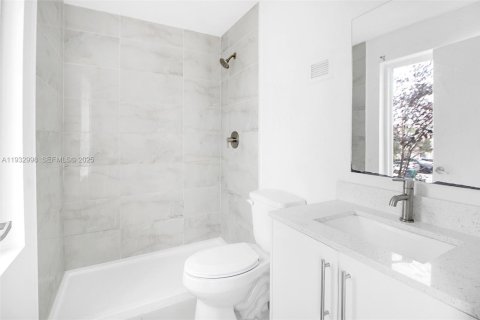 Снять в аренду таунхаус в Хомстед, Флорида 4 спальни, 129.88м2, № 2034978 - фото 19