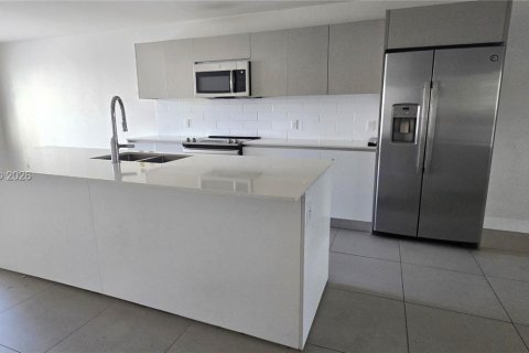 Condominio en alquiler en Miami, Florida, 3 dormitorios, 118.45 m2 № 2030718 - foto 8