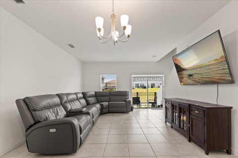 Townhouse in Davenport, Florida 3 bedrooms, 146.6 sq.m. № 1757278 - photo 8