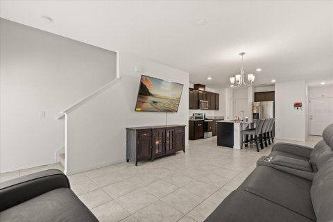 Townhouse in Davenport, Florida 3 bedrooms, 146.6 sq.m. № 1757278 - photo 9