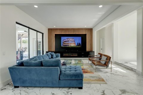 Casa en venta en Orlando, Florida, 5 dormitorios, 290.97 m2 № 1722319 - foto 5