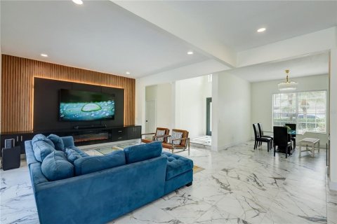 Casa en venta en Orlando, Florida, 5 dormitorios, 290.97 m2 № 1722319 - foto 6