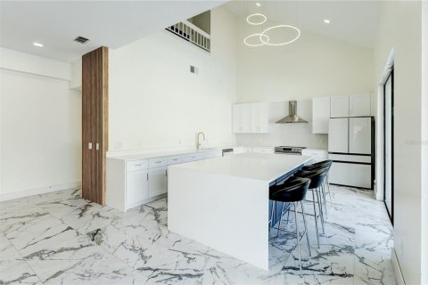 Casa en venta en Orlando, Florida, 5 dormitorios, 290.97 m2 № 1722319 - foto 8