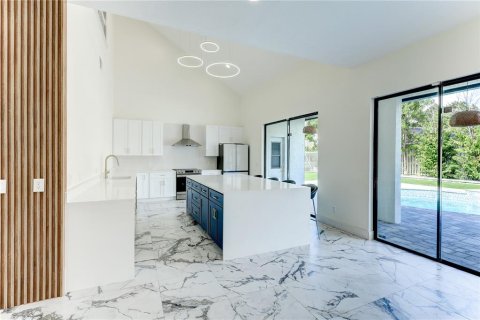 Casa en venta en Orlando, Florida, 5 dormitorios, 290.97 m2 № 1722319 - foto 13