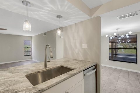 Condominio en venta en Sarasota, Florida, 2 dormitorios, 108.79 m2 № 1661763 - foto 13