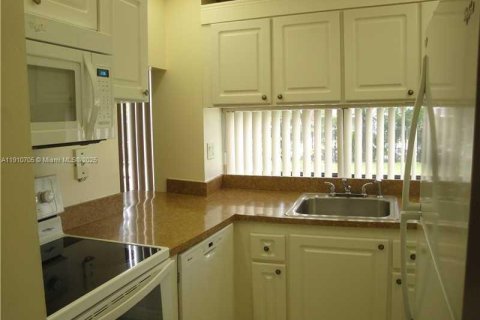 Снять в аренду кондоминиум в Санни-Айлс-Бич, Флорида 1 спальня, 59.46м2, № 1965921 - фото 11