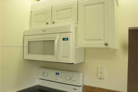 Снять в аренду кондоминиум в Санни-Айлс-Бич, Флорида 1 спальня, 59.46м2, № 1965921 - фото 12