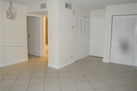 Снять в аренду кондоминиум в Санни-Айлс-Бич, Флорида 1 спальня, 59.46м2, № 1965921 - фото 5