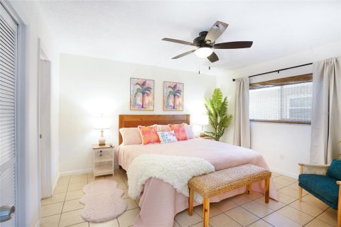 Commercial property in Indian Rocks Beach, Florida 8 bedrooms, 363.99 sq.m. № 1876825 - photo 15