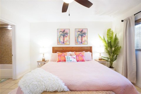 Commercial property in Indian Rocks Beach, Florida 8 bedrooms, 363.99 sq.m. № 1876825 - photo 16