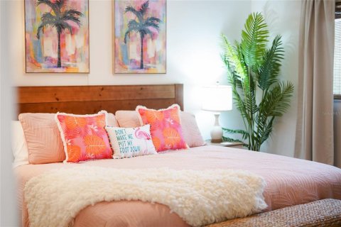 Commercial property in Indian Rocks Beach, Florida 8 bedrooms, 363.99 sq.m. № 1876825 - photo 8