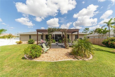 House in Port Charlotte, Florida 3 bedrooms, 152.27 sq.m. № 1650521 - photo 26