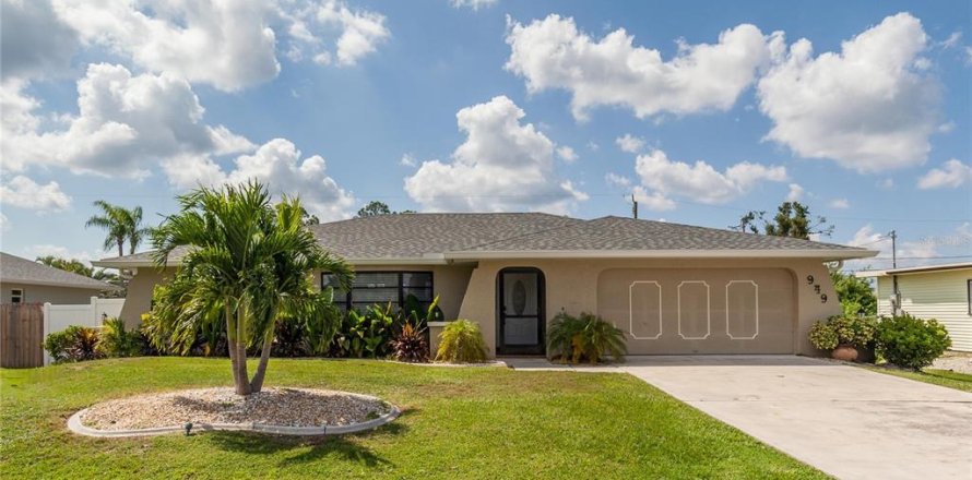 House in Port Charlotte, Florida 3 bedrooms, 152.27 sq.m. № 1650521