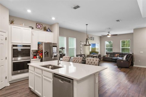 House in Winter Garden, Florida 4 bedrooms, 204.76 sq.m. № 1822938 - photo 14