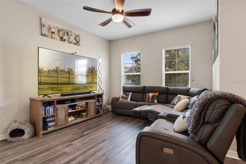 House in Winter Garden, Florida 4 bedrooms, 204.76 sq.m. № 1822938 - photo 6