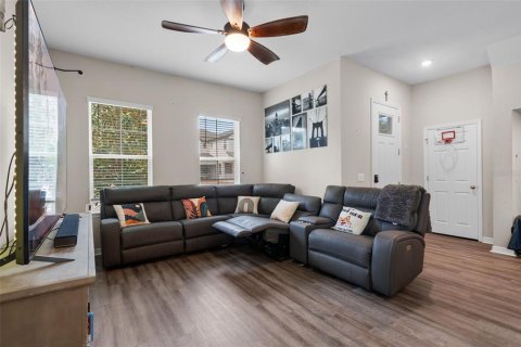 House in Winter Garden, Florida 4 bedrooms, 204.76 sq.m. № 1822938 - photo 7