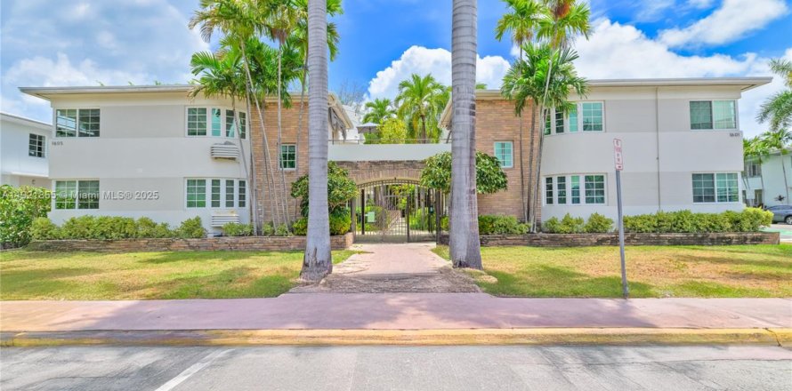 Кондоминиум с 1 спальней в Майами-Бич, Флорида № 1976018