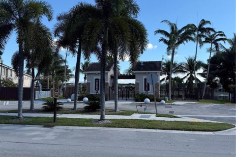 Townhouse in Miami, Florida 3 bedrooms, 165.09 sq.m. № 1994582 - photo 4