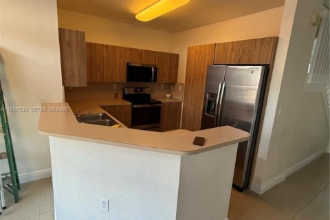 Townhouse in Miami, Florida 3 bedrooms, 165.09 sq.m. № 1994582 - photo 7