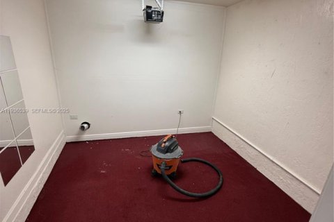 Townhouse in Miami, Florida 3 bedrooms, 165.09 sq.m. № 1994582 - photo 8