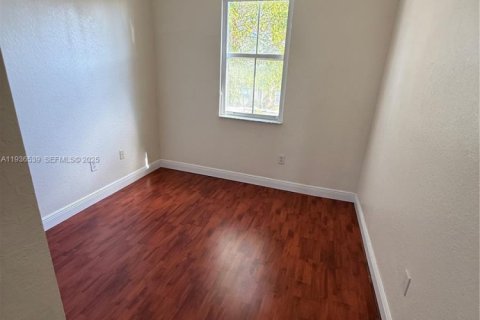 Townhouse in Miami, Florida 3 bedrooms, 165.09 sq.m. № 1994582 - photo 15