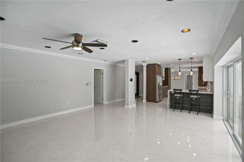 Villa ou maison à vendre à Palmetto Bay, Floride: 4 chambres, 232.26 m2 № 2354009 - photo 17