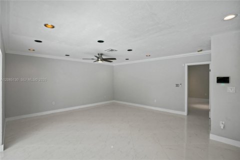 Villa ou maison à vendre à Palmetto Bay, Floride: 4 chambres, 232.26 m2 № 2354009 - photo 18