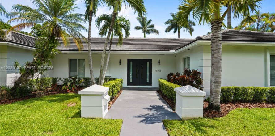 Villa ou maison à Palmetto Bay, Floride 4 chambres, 232.26 m2 № 2354009