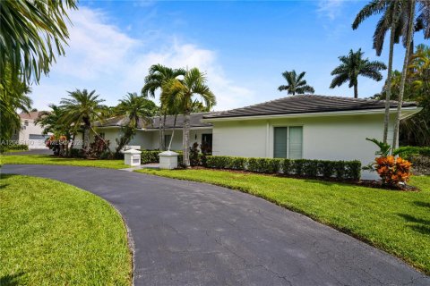 Villa ou maison à vendre à Palmetto Bay, Floride: 4 chambres, 232.26 m2 № 2354009 - photo 10