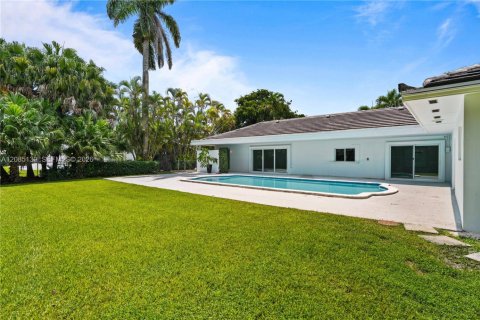 Villa ou maison à vendre à Palmetto Bay, Floride: 4 chambres, 232.26 m2 № 2354009 - photo 11