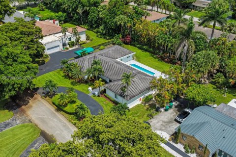 Villa ou maison à vendre à Palmetto Bay, Floride: 4 chambres, 232.26 m2 № 2354009 - photo 2