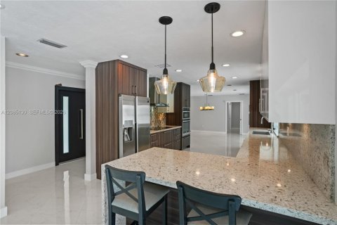 Villa ou maison à vendre à Palmetto Bay, Floride: 4 chambres, 232.26 m2 № 2354009 - photo 27