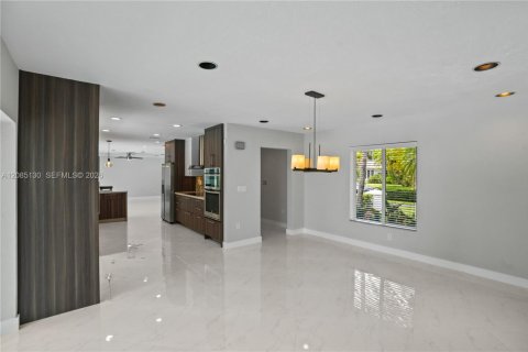 Villa ou maison à vendre à Palmetto Bay, Floride: 4 chambres, 232.26 m2 № 2354009 - photo 25