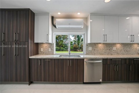 Villa ou maison à vendre à Palmetto Bay, Floride: 4 chambres, 232.26 m2 № 2354009 - photo 30