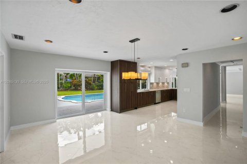 Villa ou maison à vendre à Palmetto Bay, Floride: 4 chambres, 232.26 m2 № 2354009 - photo 24
