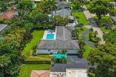 Villa ou maison à vendre à Palmetto Bay, Floride: 4 chambres, 232.26 m2 № 2354009 - photo 5