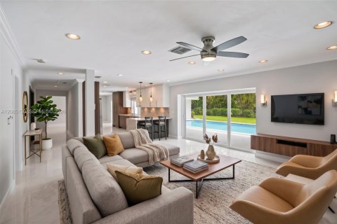 Villa ou maison à vendre à Palmetto Bay, Floride: 4 chambres, 232.26 m2 № 2354009 - photo 19