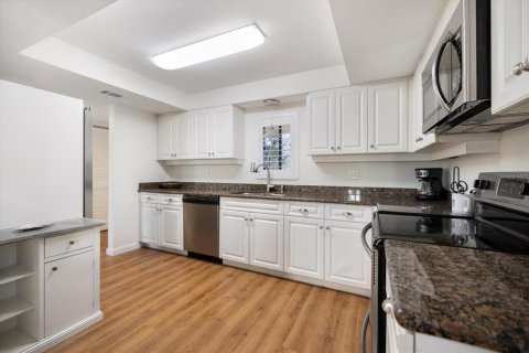 Condo in Venice, Florida, 3 bedrooms № 2213081 - photo 18