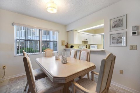 Condo in Venice, Florida, 3 bedrooms № 2213081 - photo 19