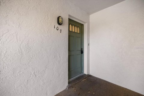 Condo in Venice, Florida, 3 bedrooms № 2213081 - photo 16