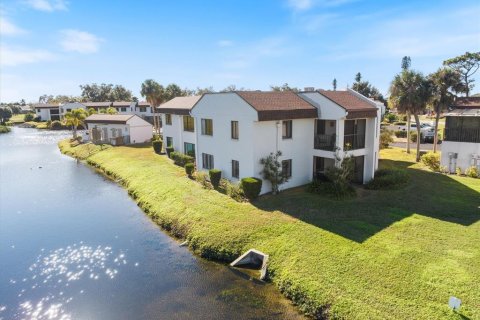 Condo in Venice, Florida, 3 bedrooms № 2213081 - photo 5