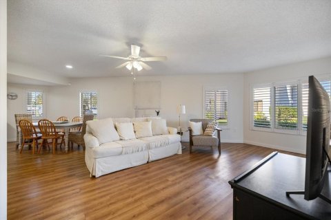 Condo in Venice, Florida, 3 bedrooms № 2213081 - photo 20