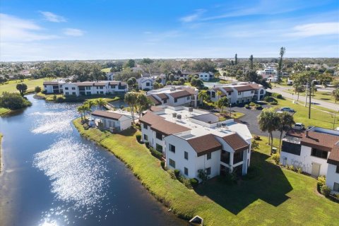 Condo in Venice, Florida, 3 bedrooms № 2213081 - photo 6