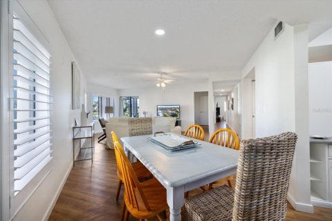 Condo in Venice, Florida, 3 bedrooms № 2213081 - photo 21