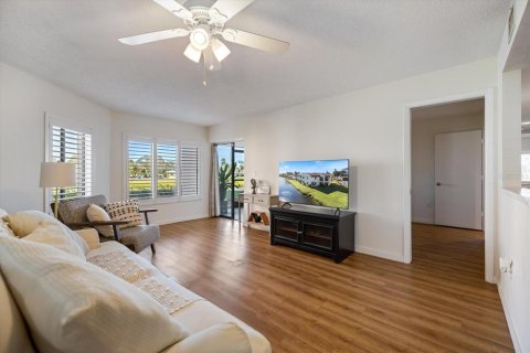 Condo in Venice, Florida, 3 bedrooms № 2213081 - photo 22