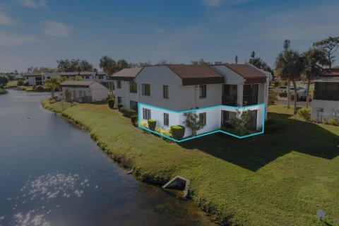 Condo in Venice, Florida, 3 bedrooms № 2213081 - photo 15